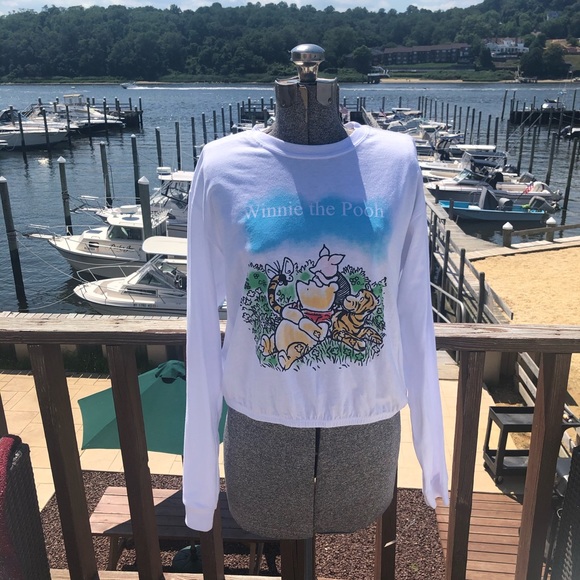 Tops - Winnie the Pooh crop tee